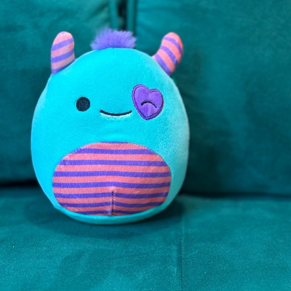 Squishmallows Monster Plush Toy Heart Cheek Horns‎ Purple Pink Blue 8 inch